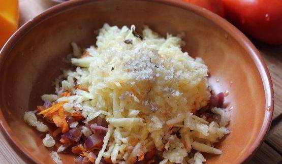 запеченный овощной суп с горгонзолой и шалфеем