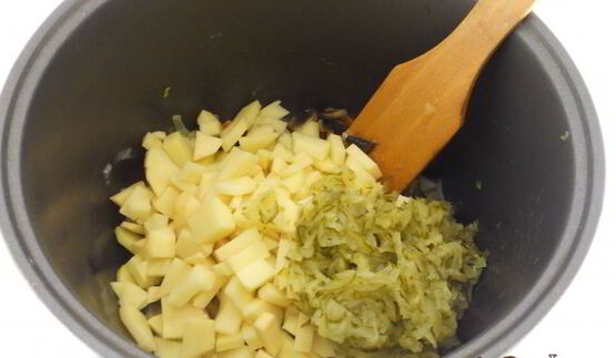 рассольник с грибами и овсянкой в мультиварке