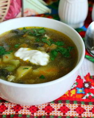 Рассольник с лесными грибами в мультиварке