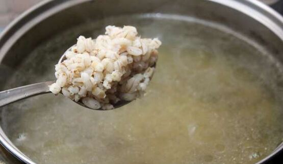 рассольник с перловкой и куриными сердечками