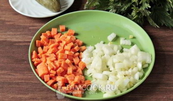 рассольник с рисом и крапивой