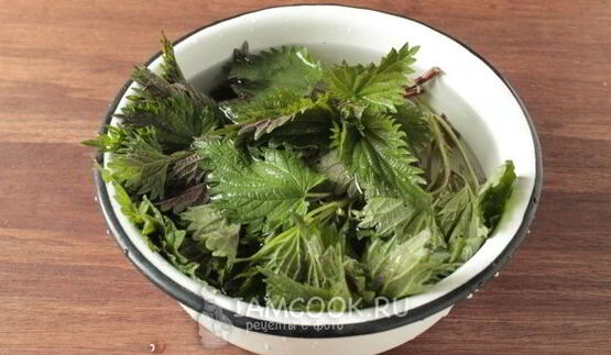 рассольник с рисом и крапивой