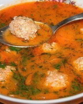 Рассольник с рисом и куриными фрикадельками