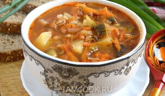 вегетарианский рассольник с сушеными грибами