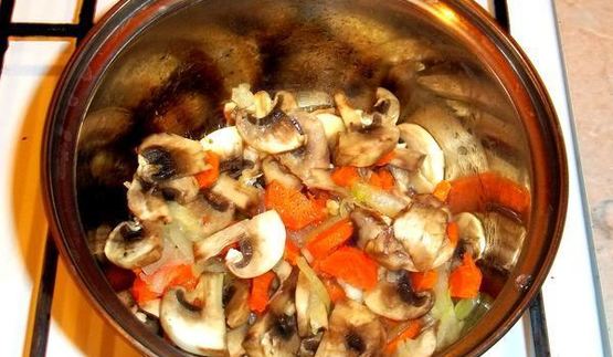 грибные щи из квашеной капусты