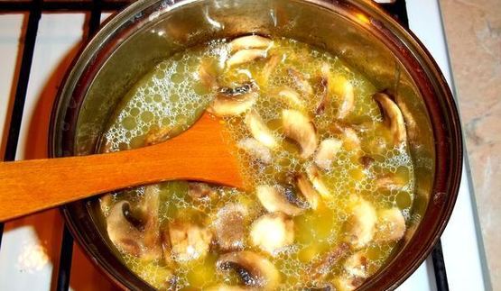 грибные щи из квашеной капусты