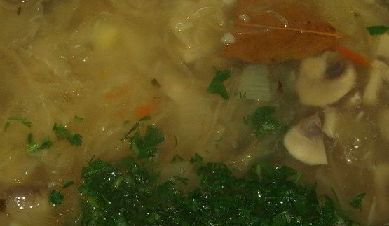 постные щи из квашеной капусты с шампиньонами