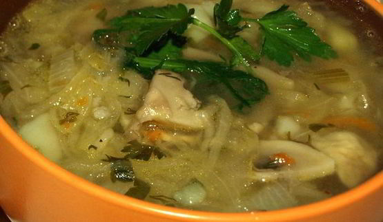 постные щи из квашеной капусты с шампиньонами
