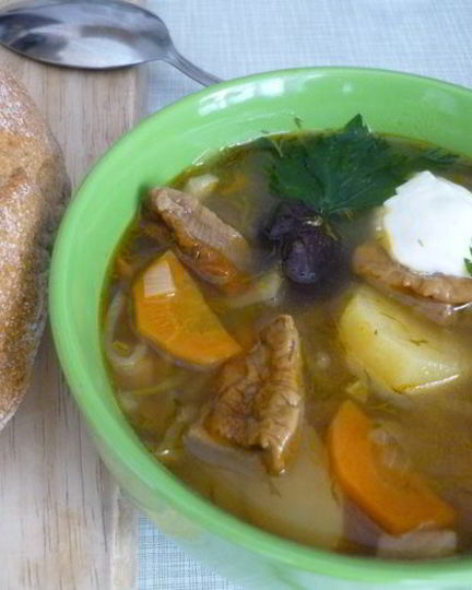 Рецепт щей из квашеной капусты с белыми грибами и айвой