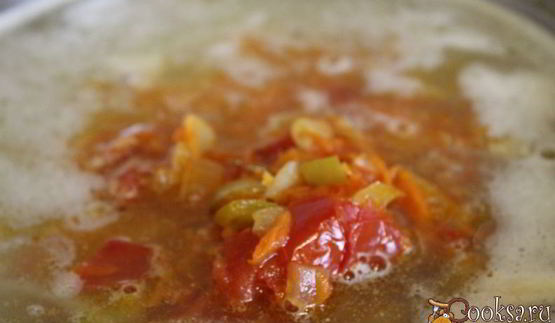 щи из квашеной капусты с фасолью и сладким перцем на курином бульоне