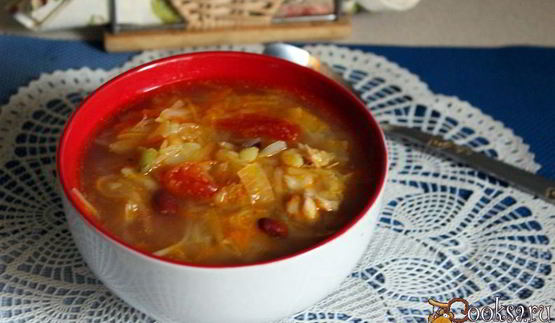 щи из квашеной капусты с фасолью и сладким перцем на курином бульоне