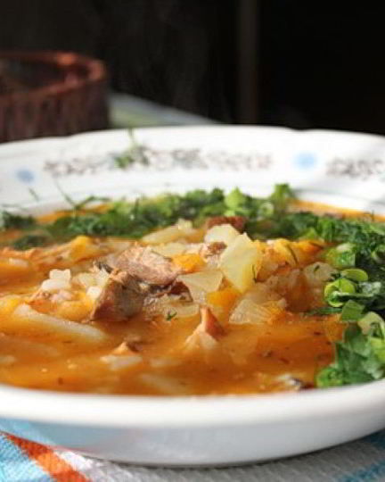 Рецепт щей из квашеной капусты с тушенкой