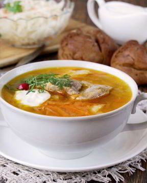 Щи из квашеной капусты со свининой