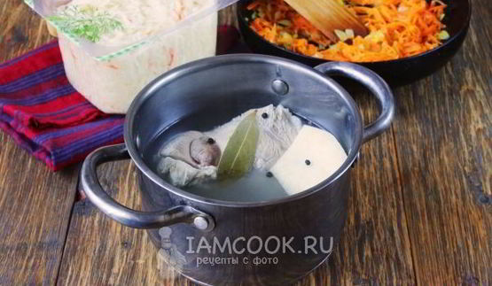 щи из квашеной капусты со свининой