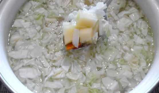 щи на курином бульоне из капусты