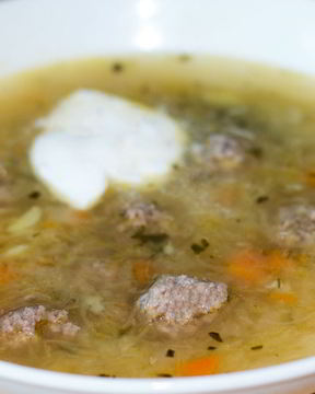 Щи с фрикадельками