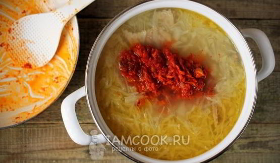 свежие щи с курицей