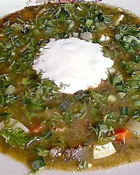 Зеленые щи щавелевые с яйцом