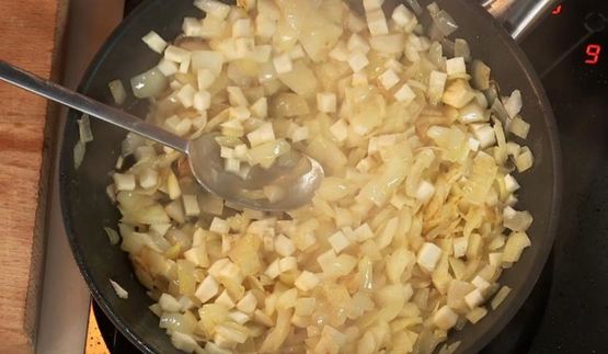 сборная солянка на говяжьем бульоне