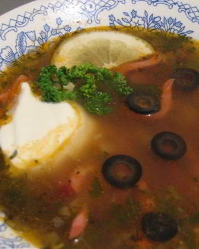 Солянка с сосиской и картошкой