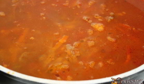 сытный суп типа солянки