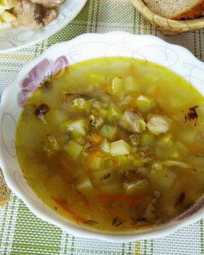 Суп из рыбных консервов с перловкой