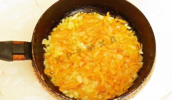 суп из рыбных консервов с перловкой