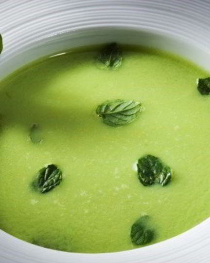 Рецепт супа-пюре из брокколи и шпината со сливками и сыром по-итальянски
