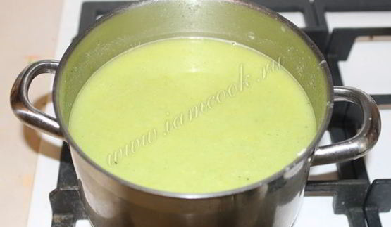 суп пюре из брокколи и сливками