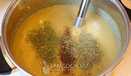 суп-пюре из грибов и патиссонов