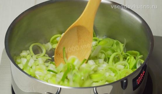 суп-пюре из кабачков с базиликом