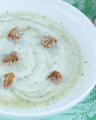 Суп-пюре из кабачков с сельдереем