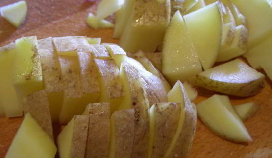 суп-пюре из пастернака с кедровыми орешками