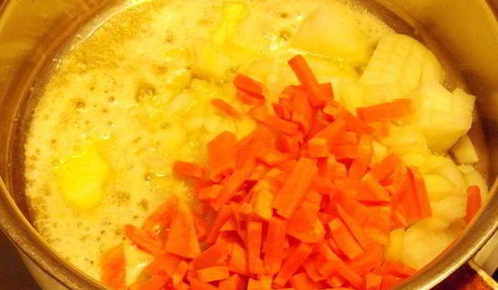 суп-пюре из репы, сельдерея, курицы и тыквы