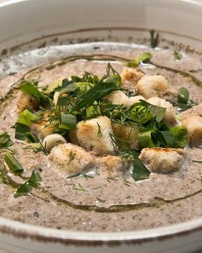 Суп-пюре из шампиньонов с сухариками