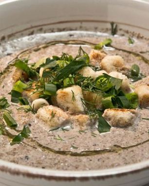 Суп-пюре из шампиньонов с сухариками