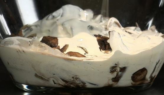 суп-пюре из шампиньонов с сухариками