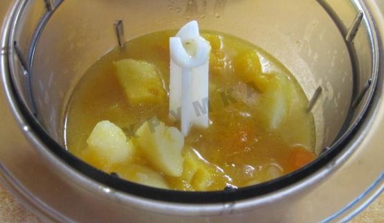 суп-пюре из тыквы со сливками в мультиварке