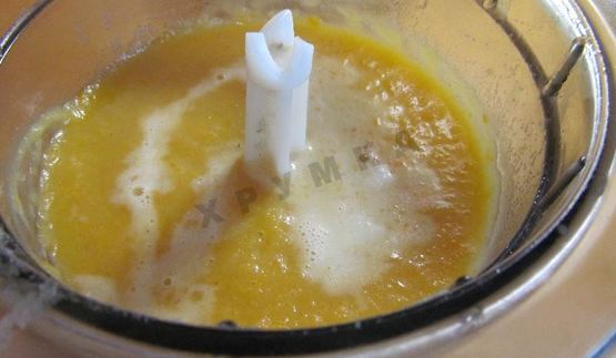 суп-пюре из тыквы со сливками в мультиварке