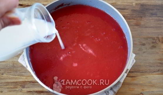 свекольный суп-пюре с брынзой