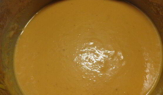 тыквенно-томатный суп-пюре с беконовыми жгутиками