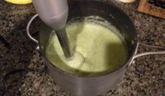 суп с брокколи и сыром по-быстрому