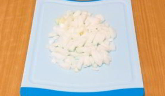 суп с грибами, сухариками и сыром с благородной плесенью