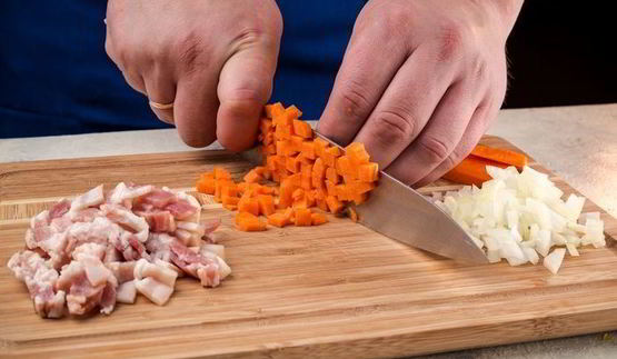 суп с красной чечевицей и беконом