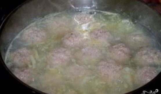 суп с нутом и фрикадельками