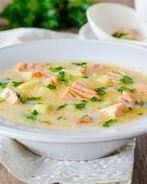 Легкий сырный суп с лососем
