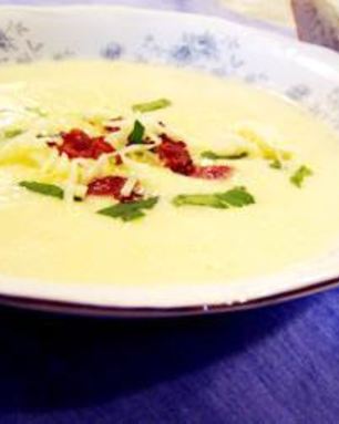 Сырно-луковый суп с луком-пореем