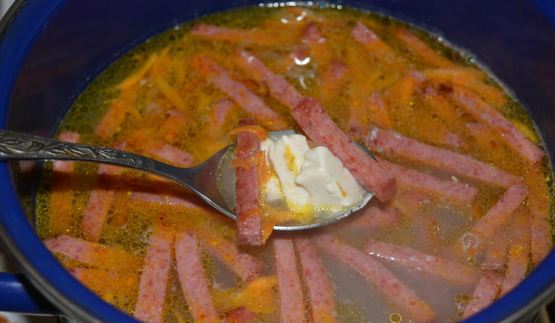 сырный суп из плавленого сыра с колбасой