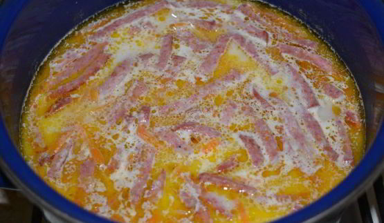 сырный суп из плавленого сыра с колбасой