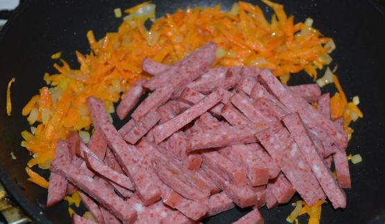 сырный суп из плавленого сыра с колбасой